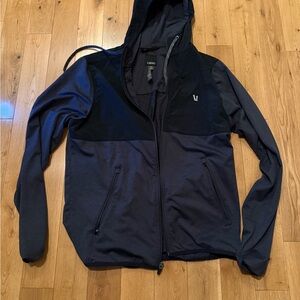 Vuori Men's Black and Gray Jacket